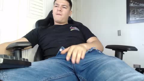 Snapshot of david_smit_ chatting on December 4, 3:54 pm david smit online show from December 4, 3:54 pm