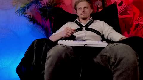 Vincente online show from April 9, 8:15 pm