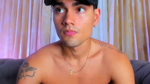 Snapshot of davidaponte017 chatting on January 10, 12:38 am davidaponte online show from January 10, 12:38 am