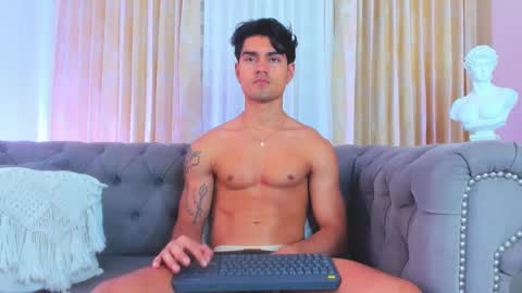 Snapshot of davidaponte017 chatting on January 30, 7:48 pm davidaponte online show from January 30, 7:48 pm