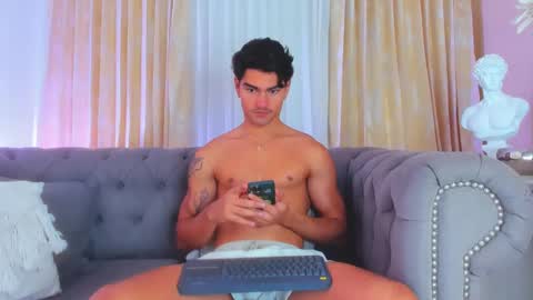 Snapshot of davidaponte017 chatting on February 11, 5:07 pm davidaponte online show from February 11, 5:07 pm