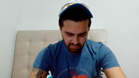 davidmedellin60 online show from November 17, 10:35 pm