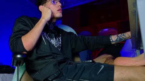 daviid_huge online show from February 13, 7:36 am