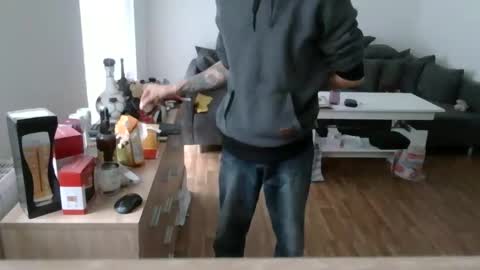 robert online show from March 15, 7:05 am