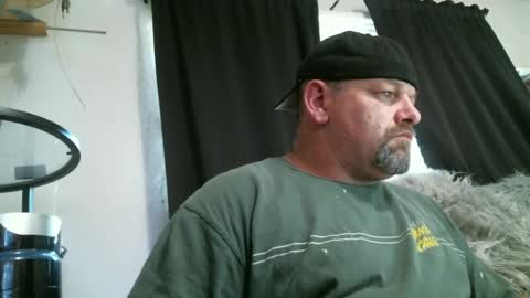 Snapshot of deango831 chatting on February 9, 12:40 am Deango online show from February 9, 12:40 am