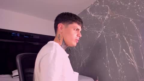 declan_fox online show from October 30, 3:52 am