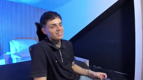 declan_fox online show from September 30, 4:18 am