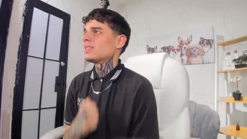 declan_fox online show from November 11, 5:45 am