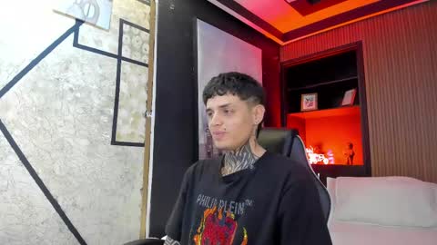 declan_fox online show from September 28, 5:38 am