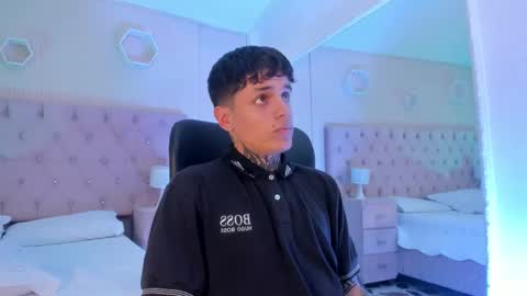 declan_fox online show from October 24, 7:10 am