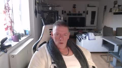 deinprinz2312 online show from March 18, 6:27 am