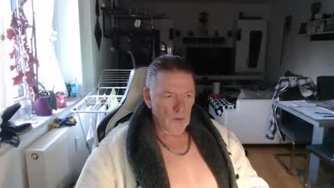 deinprinz2312 online show from March 16, 5:44 am