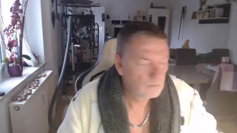 Snapshot of deinprinz2312 chatting on October 16, 5:59 am deinprinz2312 online show from October 16, 5:59 am