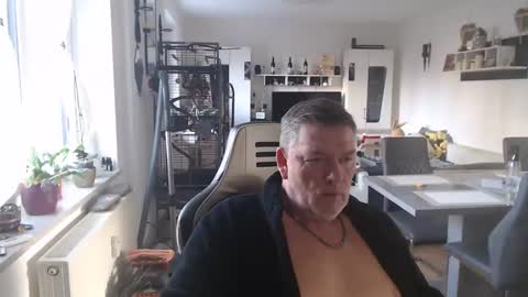 Snapshot of deinprinz2312 chatting on January 18, 10:49 am deinprinz2312 online show from January 18, 10:49 am