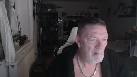 Snapshot of deinprinz2312 chatting on September 29, 4:00 am deinprinz2312 online show from September 29, 4:00 am