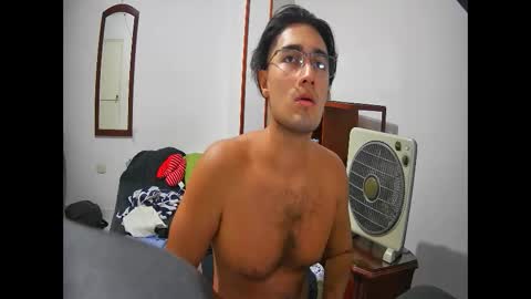 deividellobo online show from December 14, 2:40 am