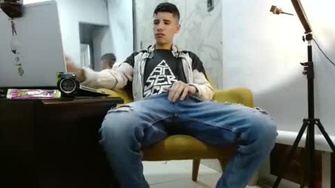 delglo online show from October 5, 3:32 am