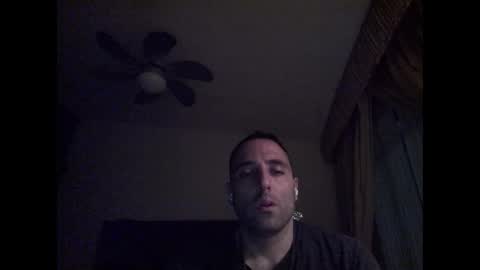 Snapshot of deliciousdick1983 chatting on January 24, 5:21 am deliciousdick1983 online show from January 24, 5:21 am