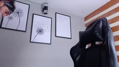 Demon Salvatore online show from November 23, 1:05 am