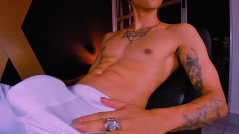 Snapshot of demonkush_ chatting on December 24, 6:33 am DemonKush online show from December 24, 6:33 am