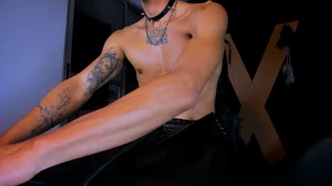 Snapshot of demonkush_ chatting on February 5, 1:37 am DemonKush online show from February 5, 1:37 am