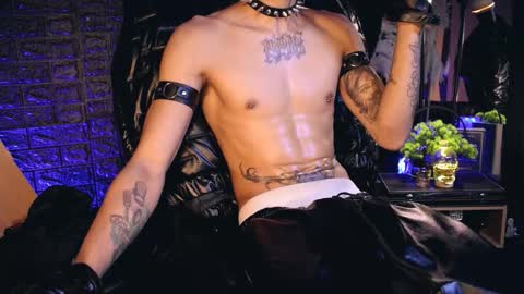 Snapshot of demonkush_ chatting on October 3, 6:07 am DemonKush online show from October 3, 6:07 am