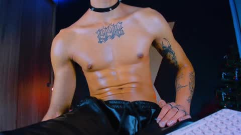 Snapshot of demonkush_ chatting on December 14, 5:07 am DemonKush online show from December 14, 5:07 am