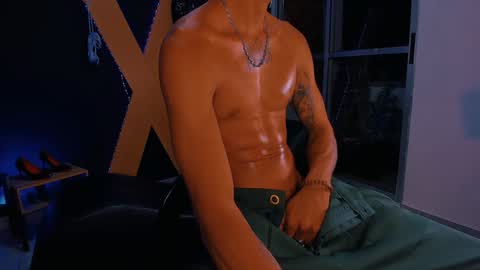 Snapshot of demonkush_ chatting on January 7, 6:17 am DemonKush online show from January 7, 6:17 am