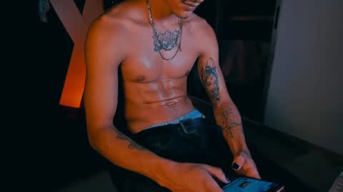 Snapshot of demonkush_ chatting on January 24, 2:28 am DemonKush online show from January 24, 2:28 am