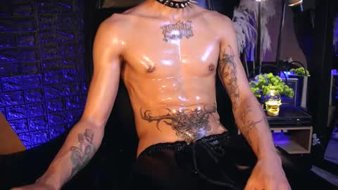 Snapshot of demonkush_ chatting on October 6, 6:51 am DemonKush online show from October 6, 6:51 am