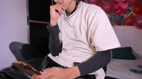 Snapshot of demonkush_ chatting on February 15, 7:49 am DemonKush online show from February 15, 7:49 am