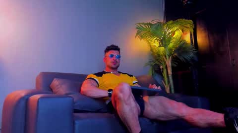 dennis_cox_ online show from October 18, 6:51 am