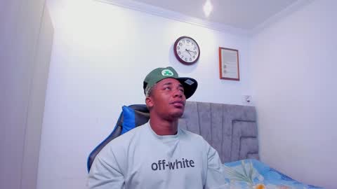 Snapshot of deonjhonson chatting on January 16, 9:16 am deon jhonson online show from January 16, 9:16 am