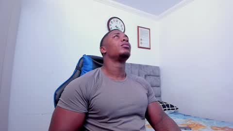 Snapshot of deonjhonson chatting on February 18, 8:27 am deon jhonson online show from February 18, 8:27 am