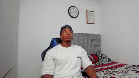 Snapshot of deonjhonson chatting on December 2, 8:42 pm deon jhonson online show from December 2, 8:42 pm
