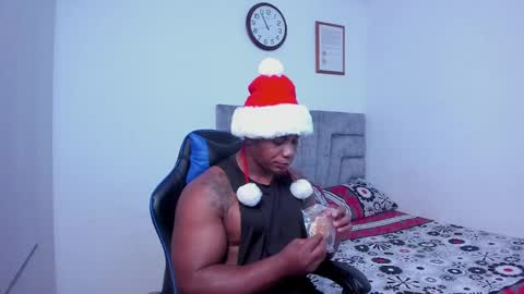 Snapshot of deonjhonson chatting on December 3, 3:55 pm deon jhonson online show from December 3, 3:55 pm
