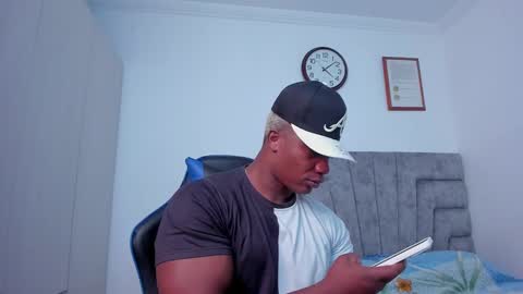 Snapshot of deonjhonson chatting on January 4, 9:09 pm deon jhonson online show from January 4, 9:09 pm
