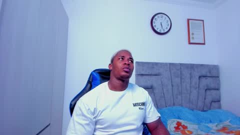 Snapshot of deonjhonson chatting on January 15, 10:27 am deon jhonson online show from January 15, 10:27 am