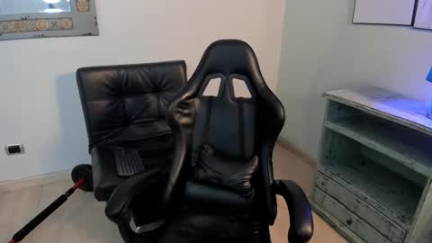 dereck_manson online show from October 18, 11:48 am