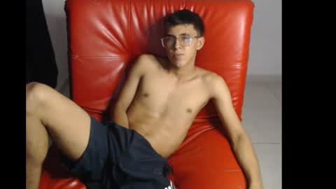 Derek online show from September 9, 2:33 am