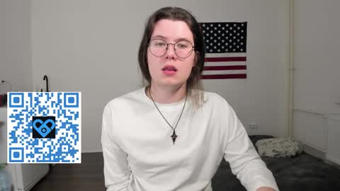 Derek online show from October 17, 10:14 pm