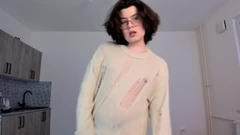 Derek online show from April 16, 9:39 pm