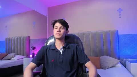 derek_sinn online show from March 9, 10:26 pm