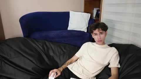 Derek online show from November 11, 1:54 am