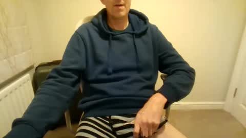 derelictguy online show from December 17, 4:00 pm