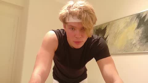 desaad_98 online show from February 18, 7:10 pm