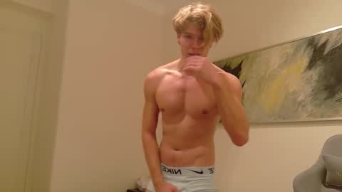 desaad_98 online show from February 15, 8:12 pm