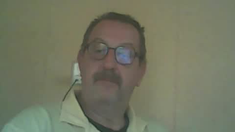 Snapshot of destelp chatting on October 12, 11:59 am destelp online show from October 12, 11:59 am