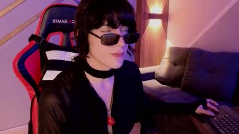 Alex online show from November 11, 4:06 am