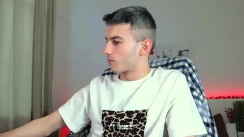 devin_ho online show from March 7, 1:40 pm